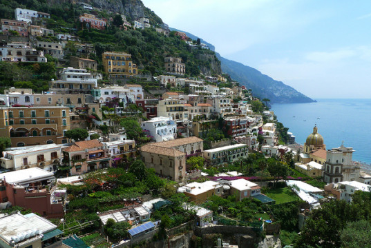 Positano Travel Guide and Travel information